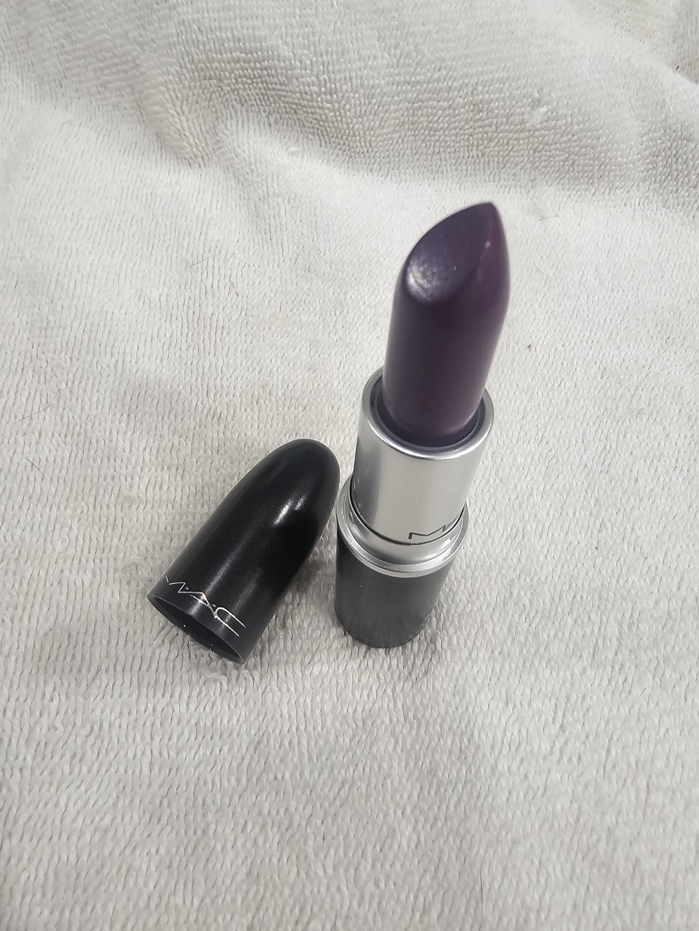 MAC Cosmetics Matte Lipstick In Heroine - Picture 2 of 5